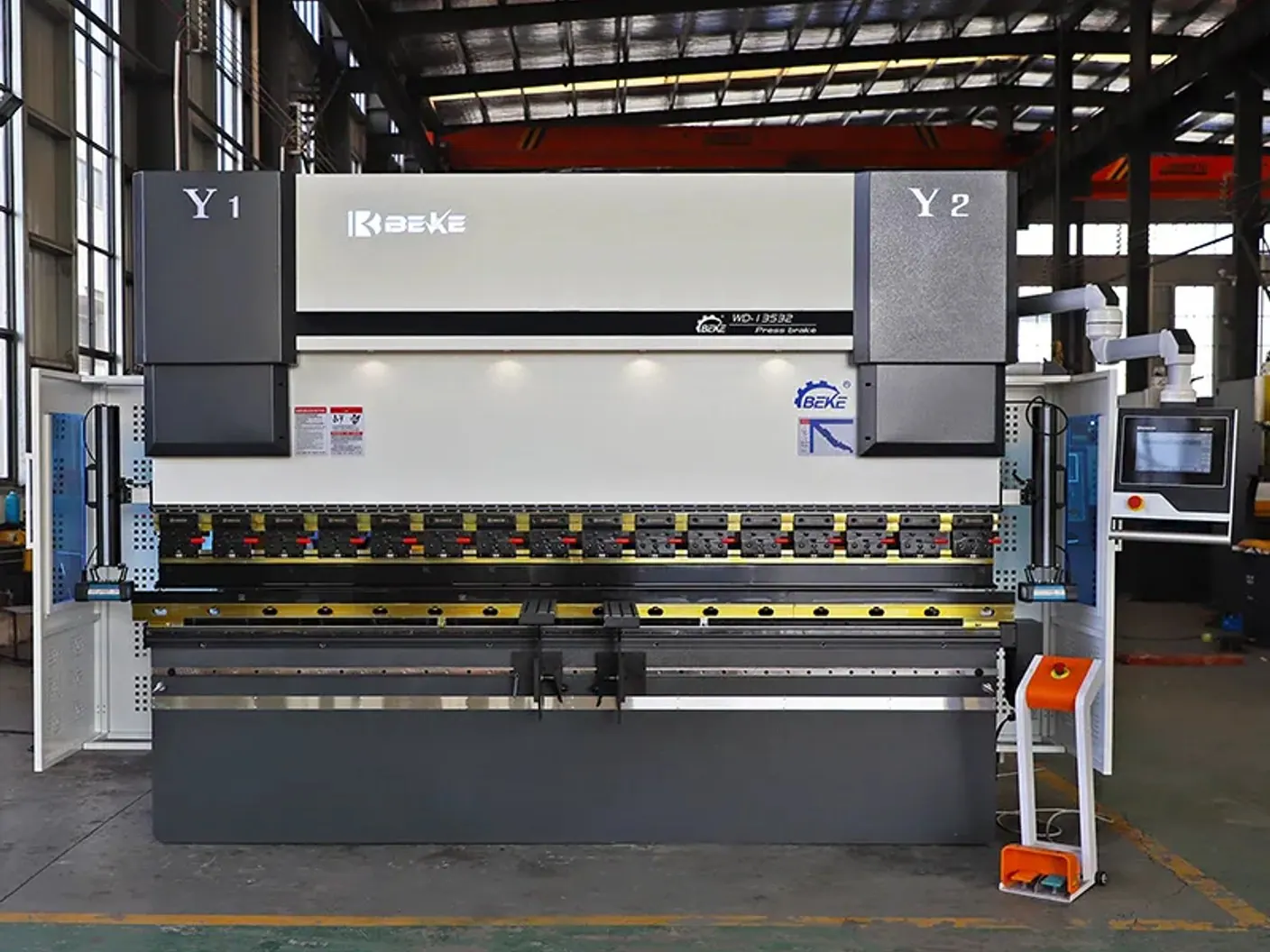 Example of equipment we source: Sheet-metal bending and forming